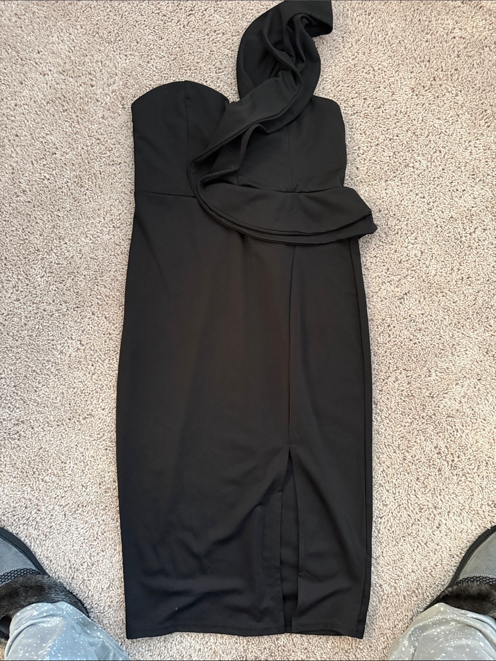One-Shoulder Black Draped Sheath Dress